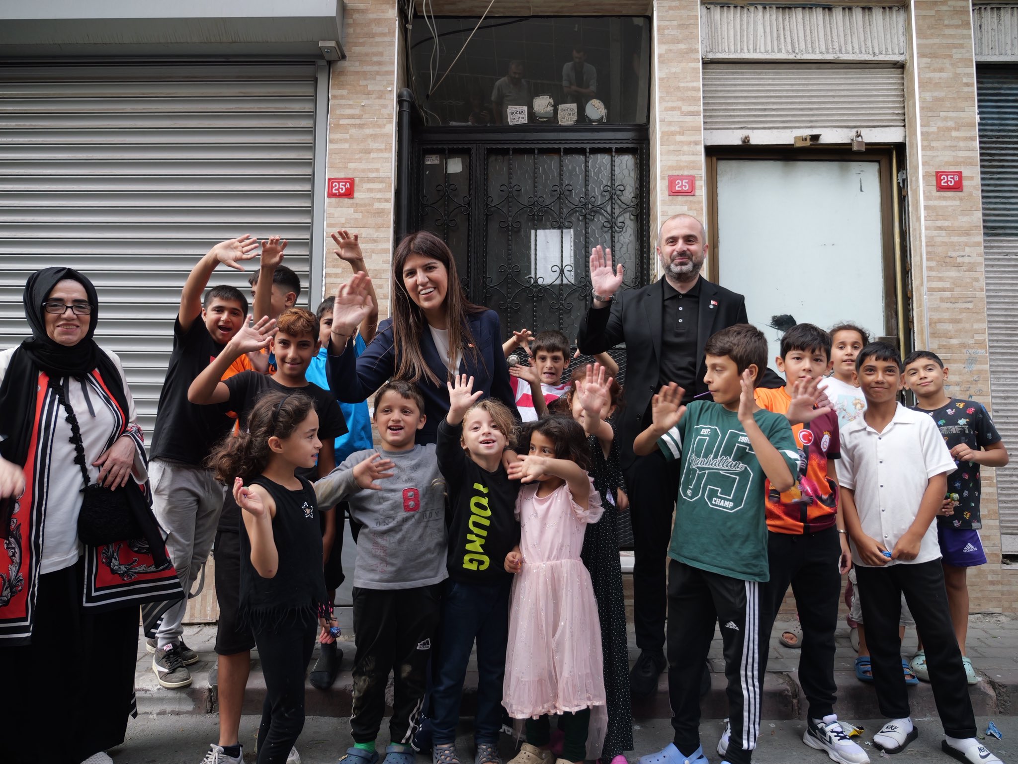 AK Parti Fatih Ailesi Her Gün Büyüyor