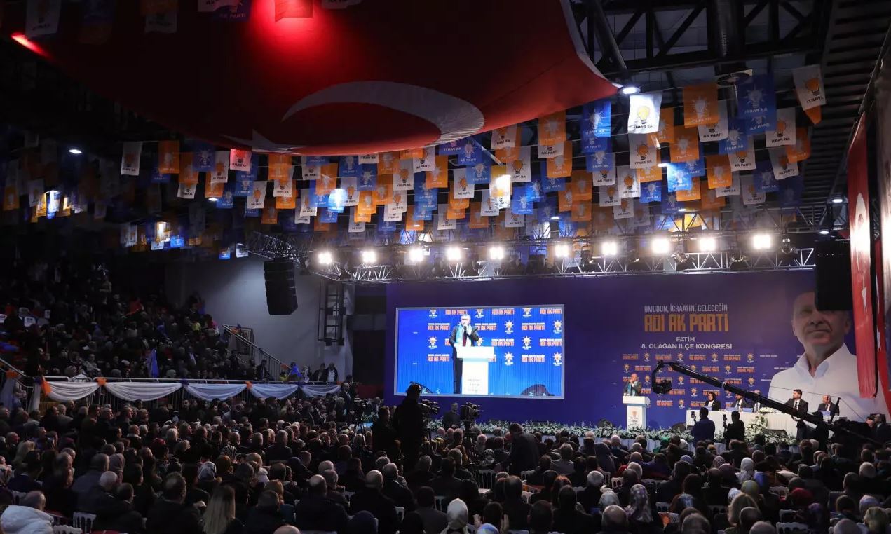 AK Parti Fatih İlçe Kongresi Yapıldı: Fatih Karaismailoğlu İlçe Başkanı Seçildi