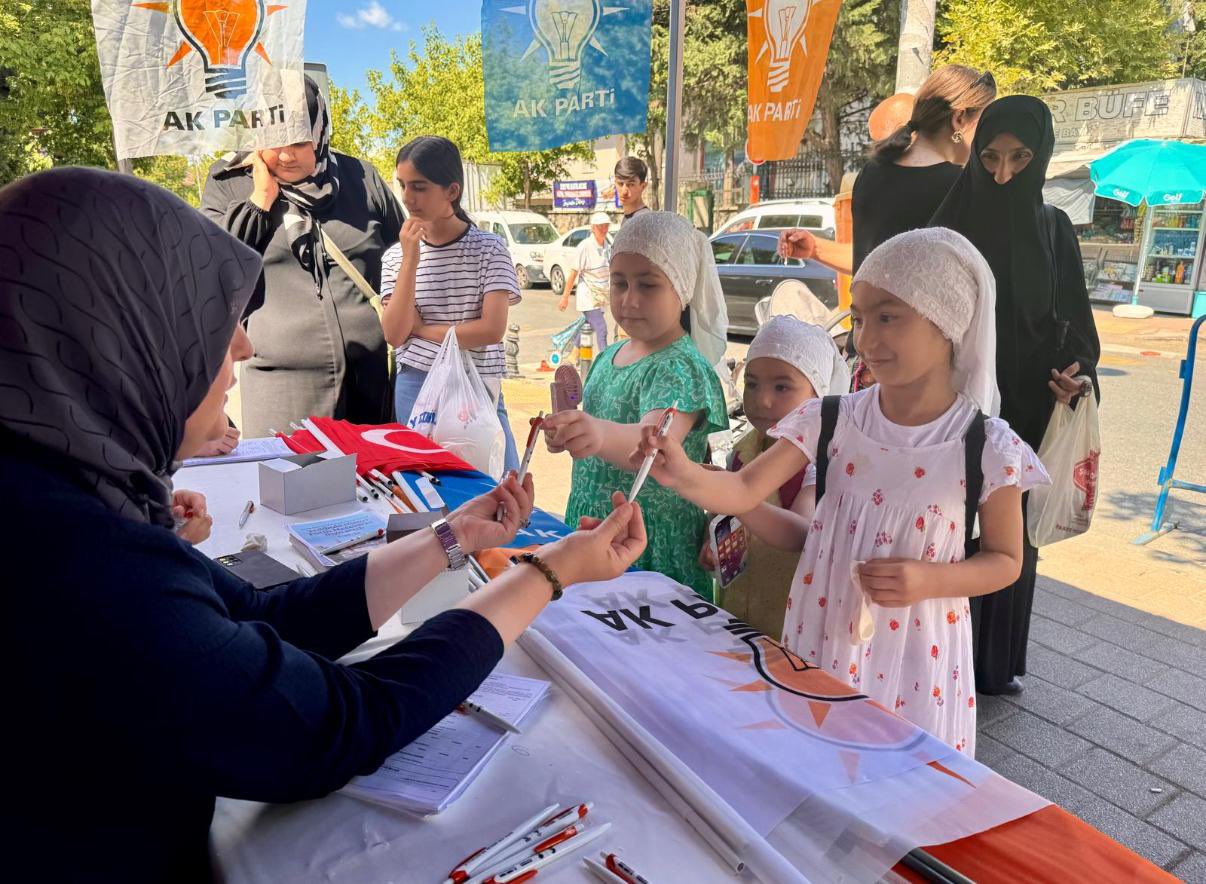 Fatih’in Her Sokağında Milletimizle Kucaklaşmaya Devam Ediyoruz.