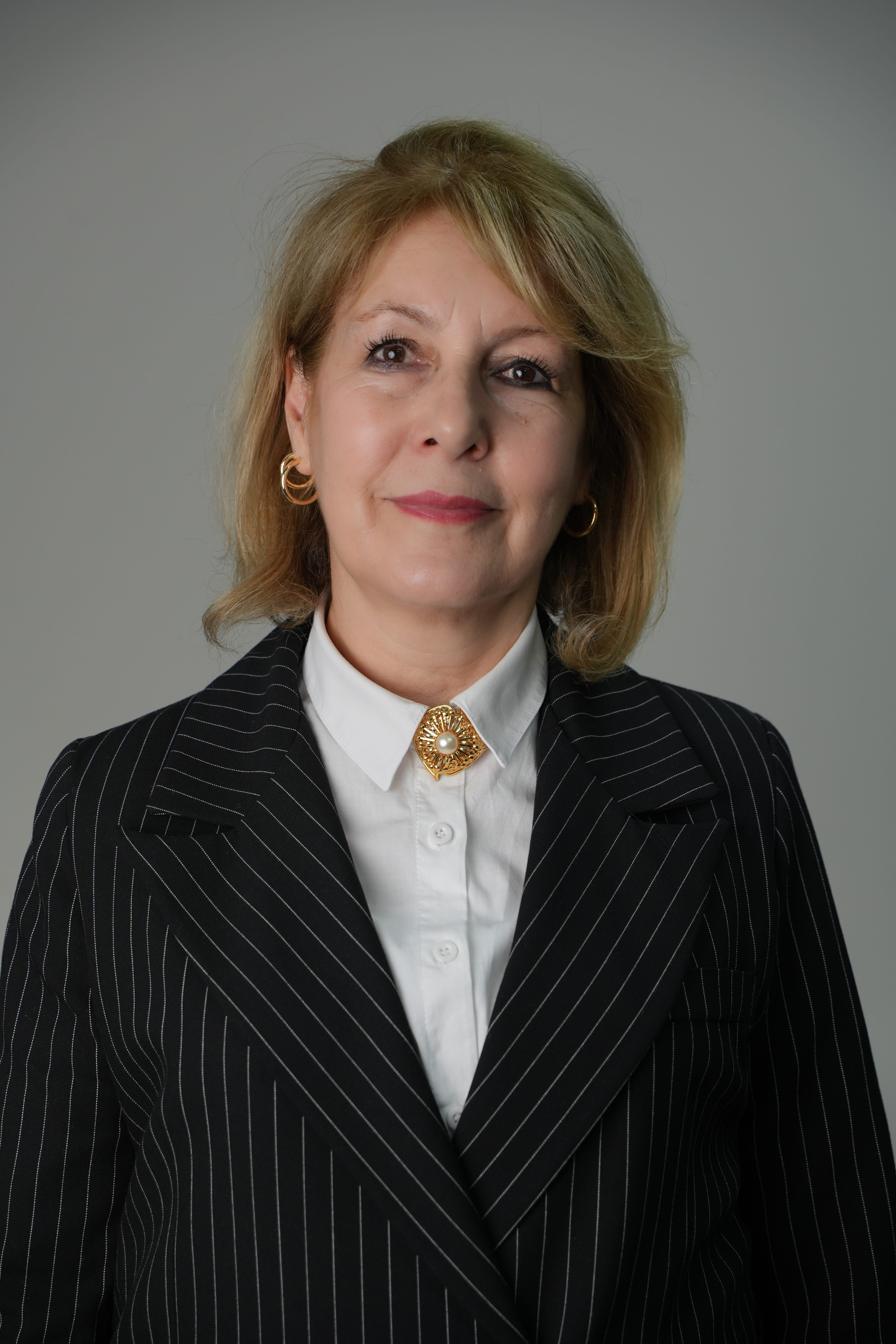 ayse-nevin-dikol